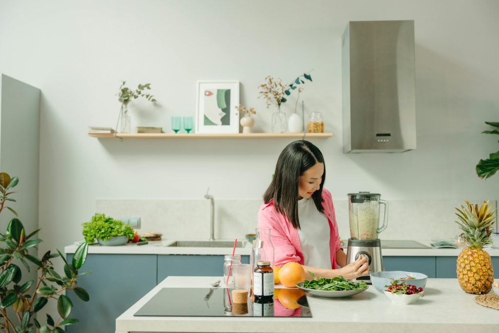 PCOS woman's healthy meal prep to tackle hormonal acne